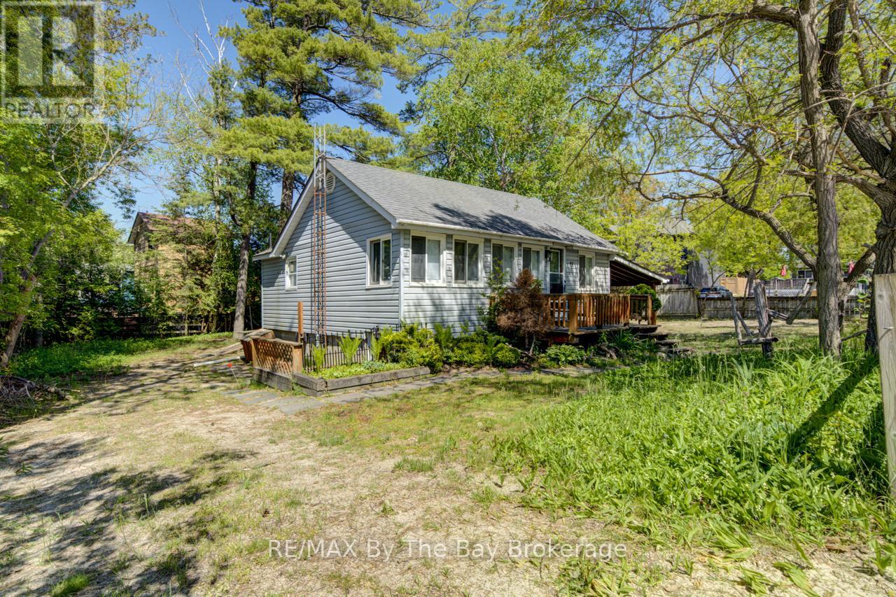 33 17th Street N Property Photo 5