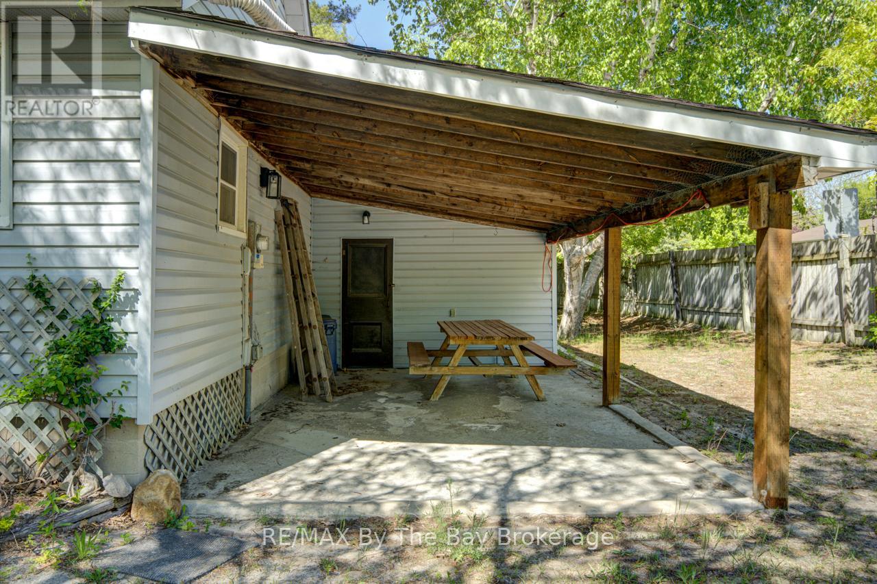 33 17th Street N Property Photo 30