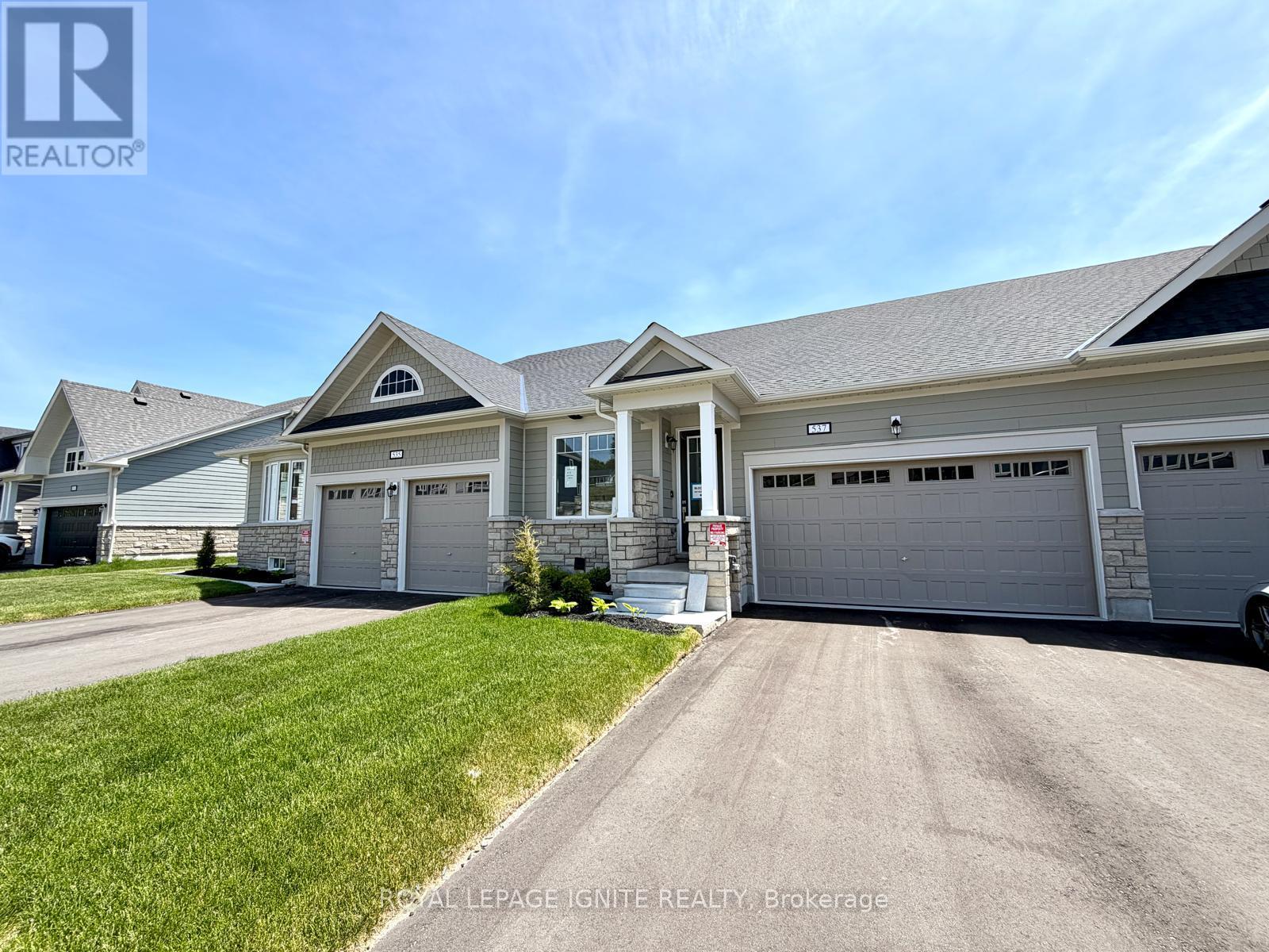 537 HUDSON CRESCENT Property Photo 1