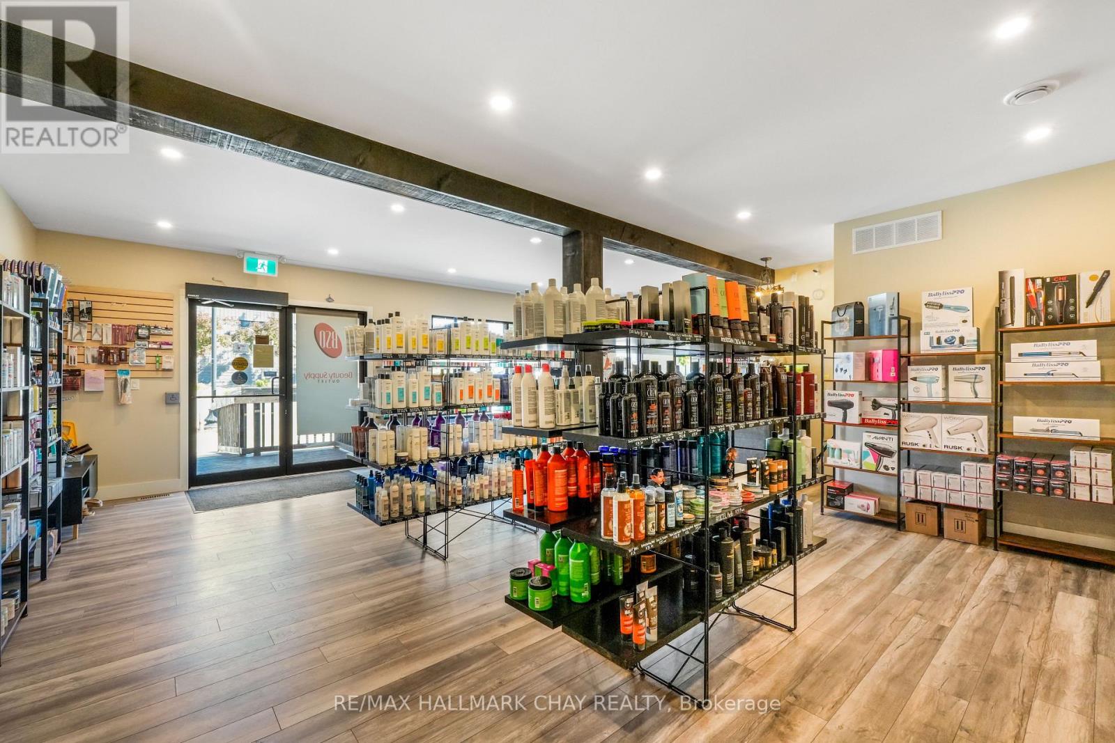 49 Colborne Street E Property Photo 12
