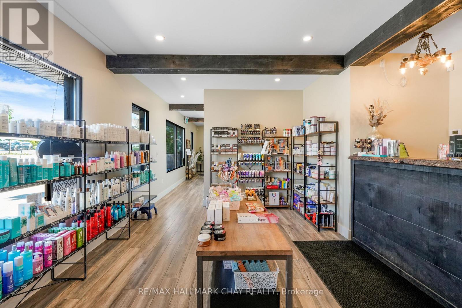49 Colborne Street E Property Photo 16