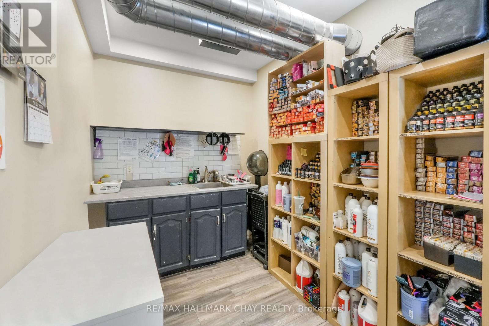 49 Colborne Street E Property Photo 25
