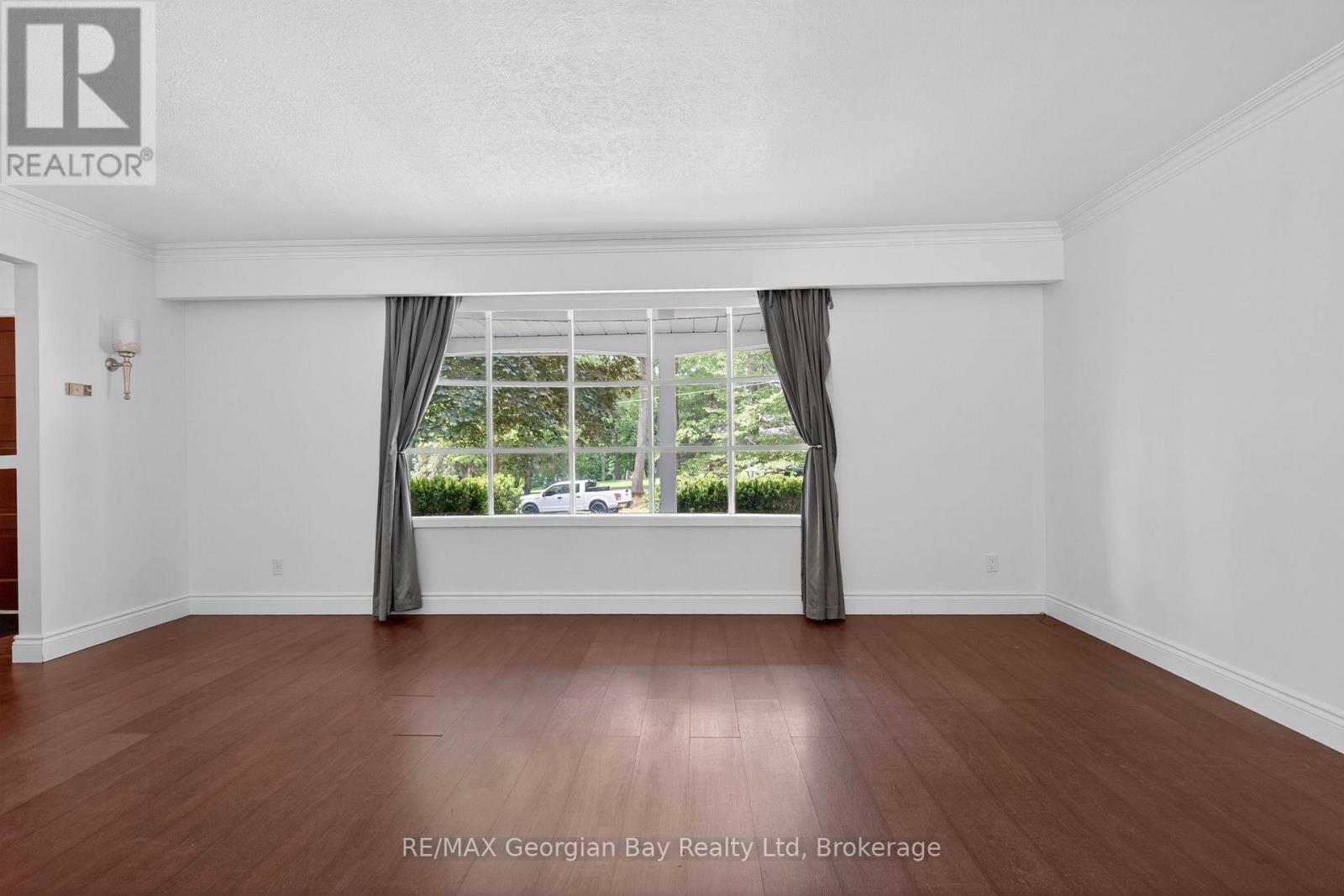 329 Glenbrook Drive Property Photo 5