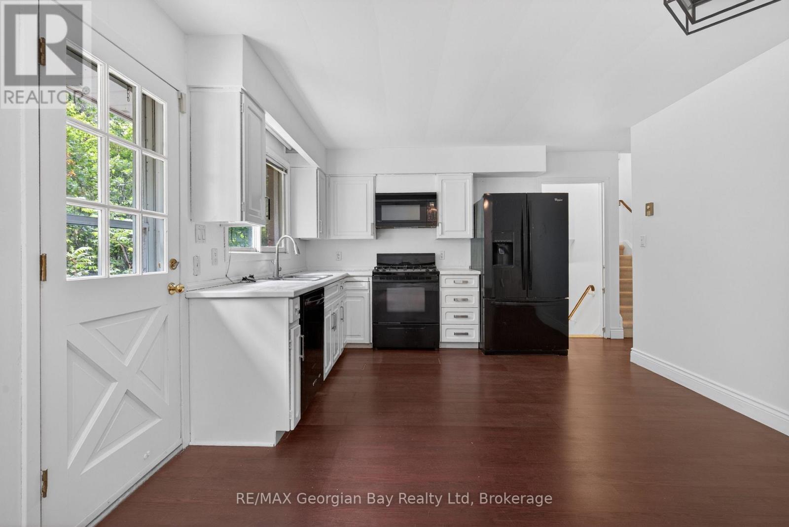 329 Glenbrook Drive Property Photo 8