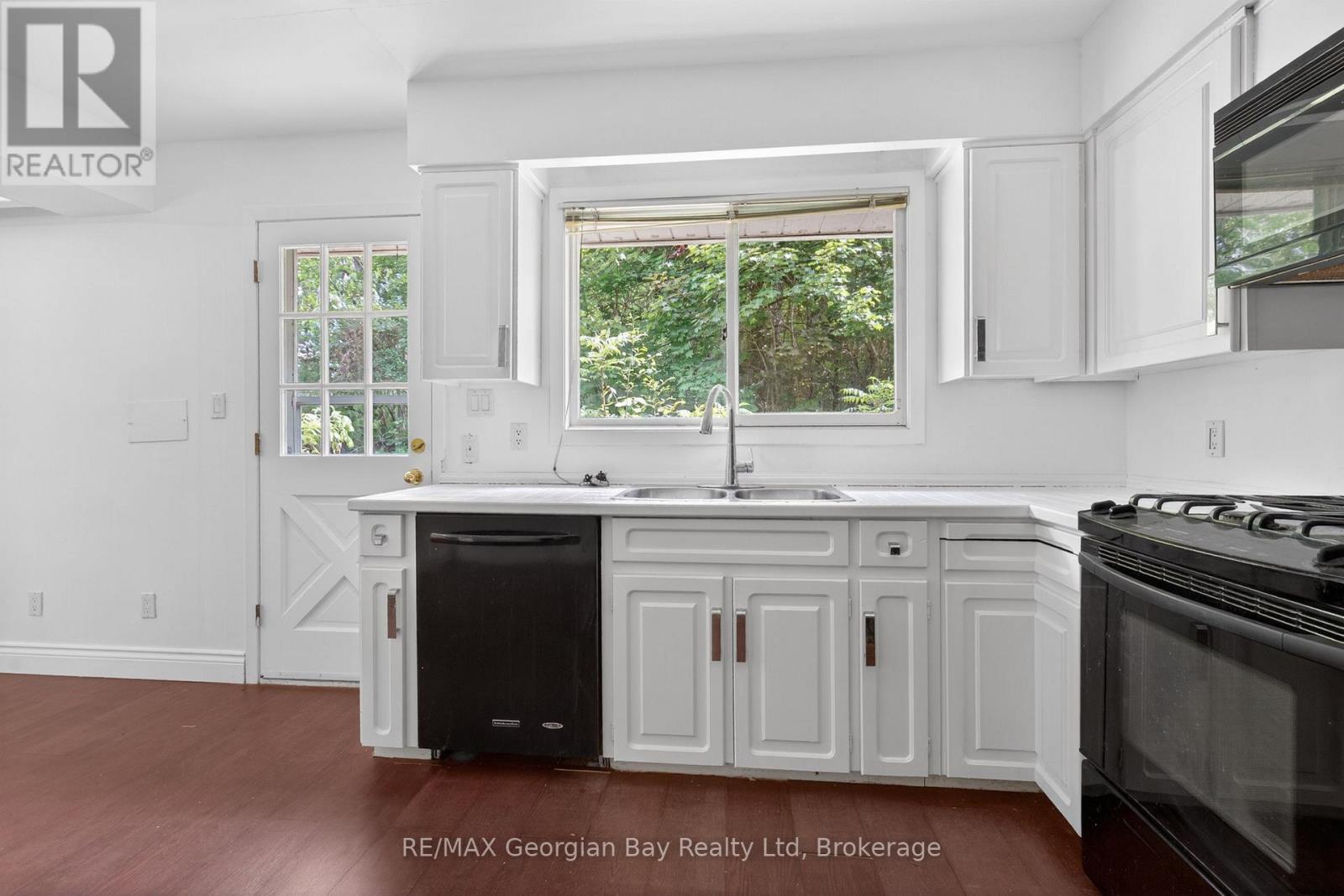 329 Glenbrook Drive Property Photo 10