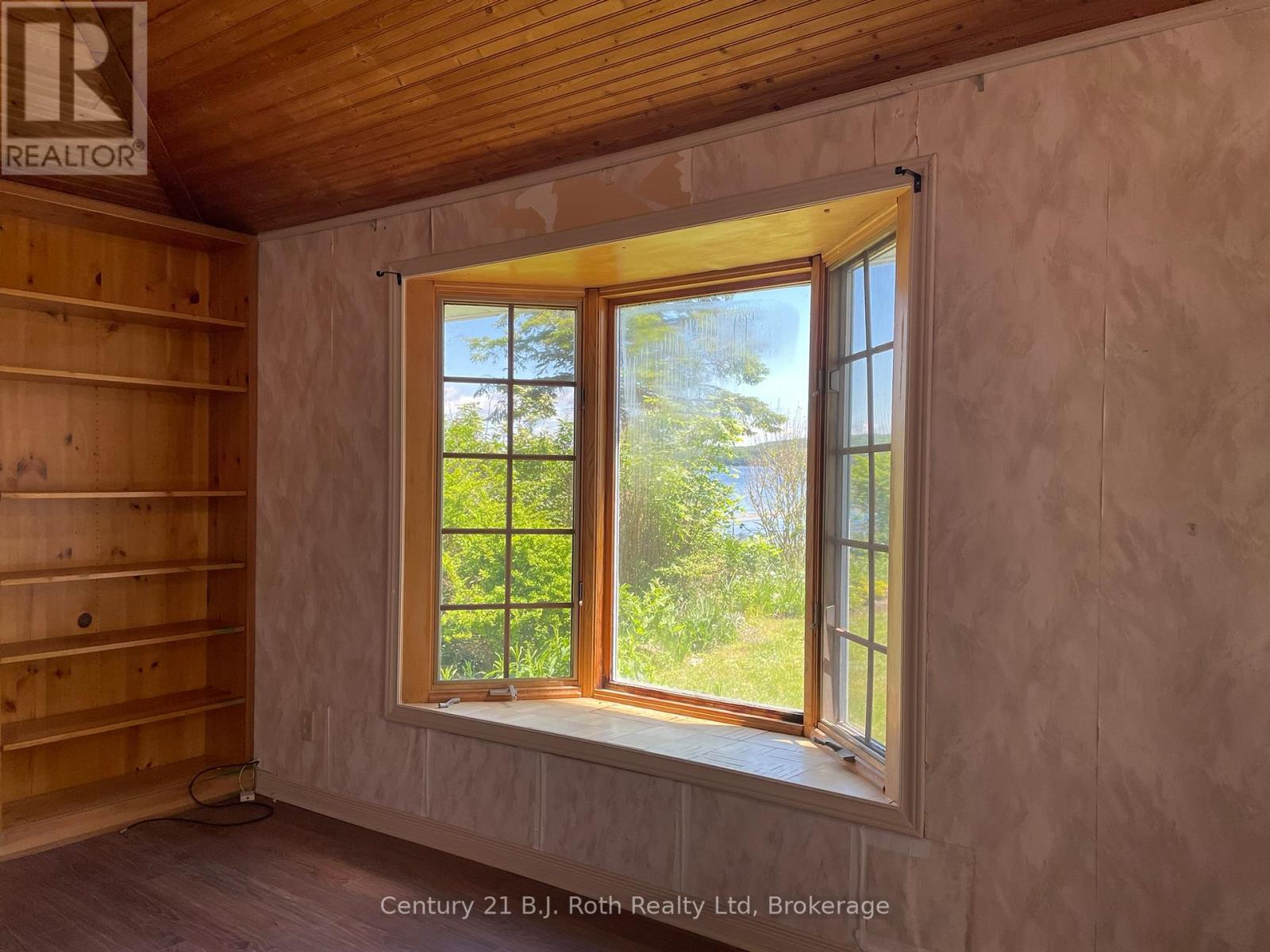 15 Bow Road Property Photo 14