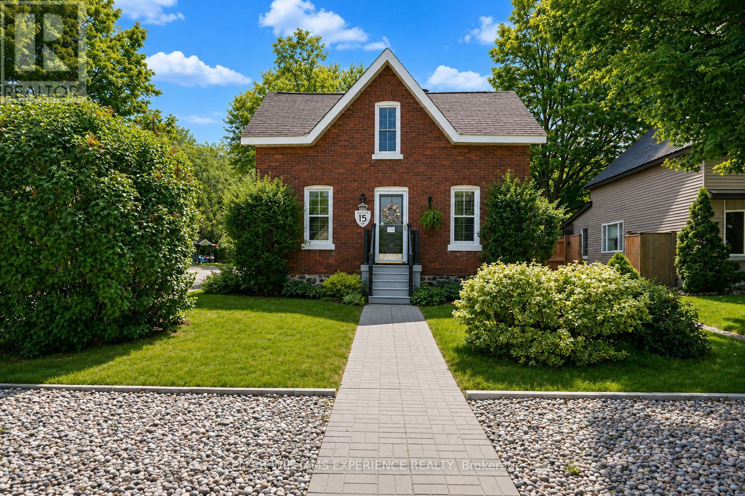 15 LEONARD AVENUE