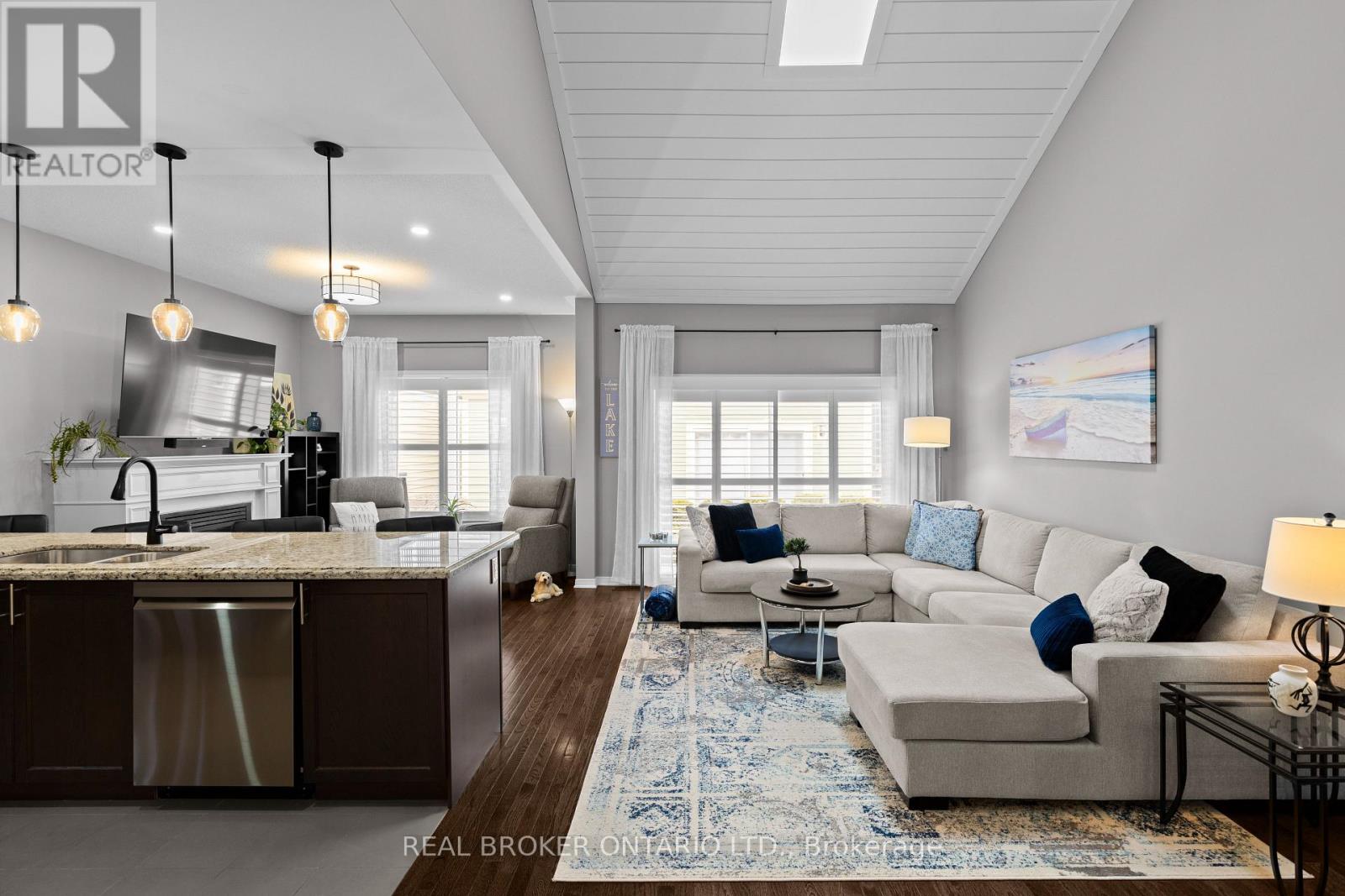 3321 Beach Club Boulevard Property Photo 8