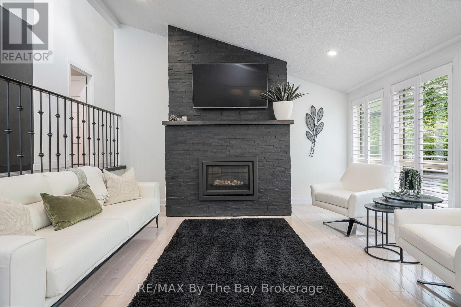 10 Birchwood Trail Property Photo 7