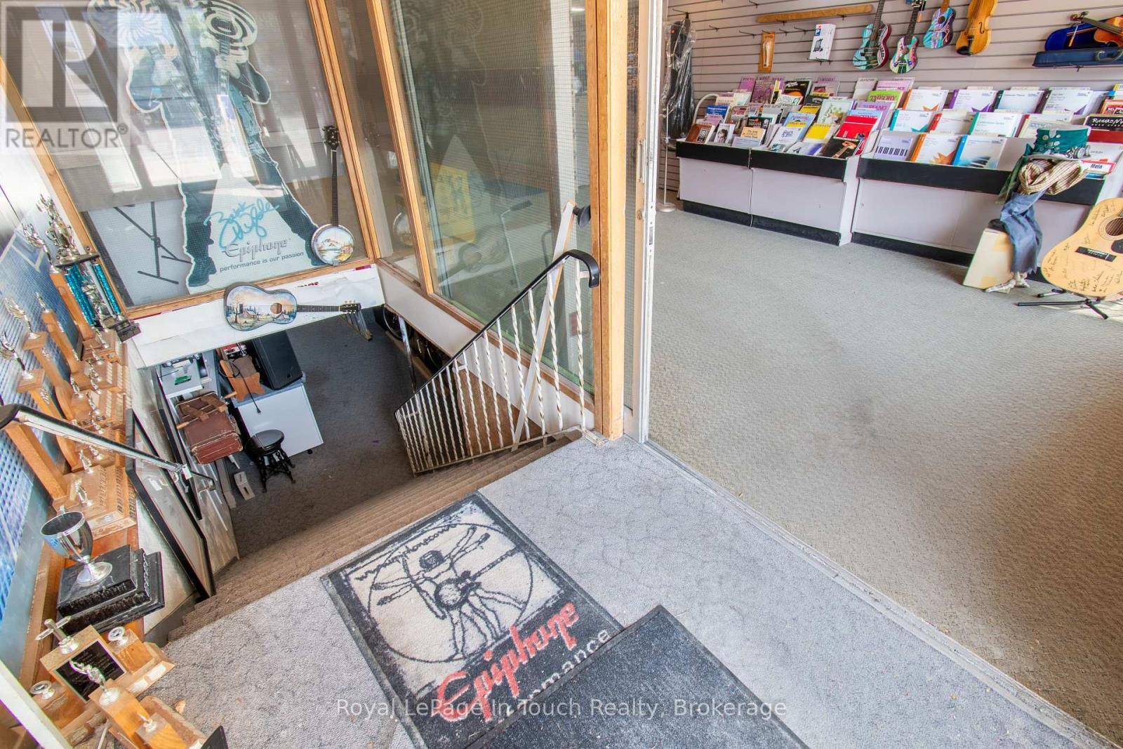 280 King Street Property Photo 16