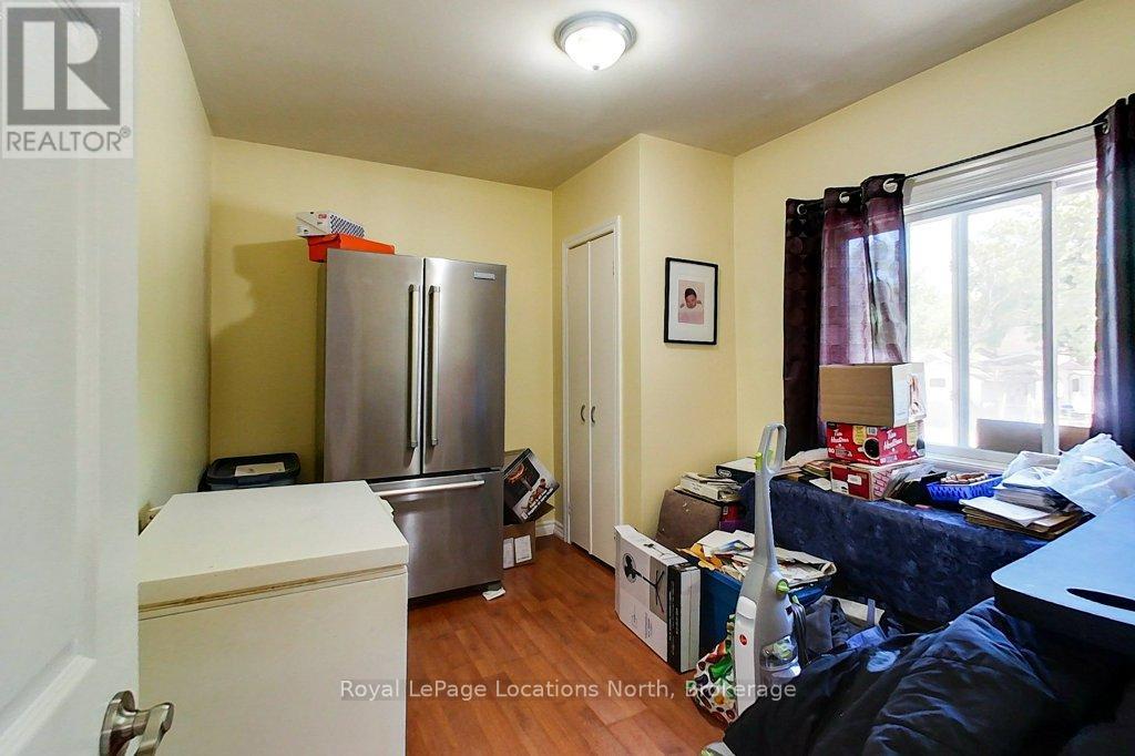 32 River Road E Property Photo 23