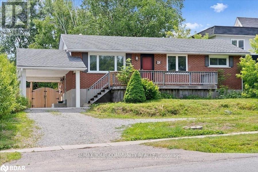 LOWER - 93 WESTMOUNT DRIVE S
