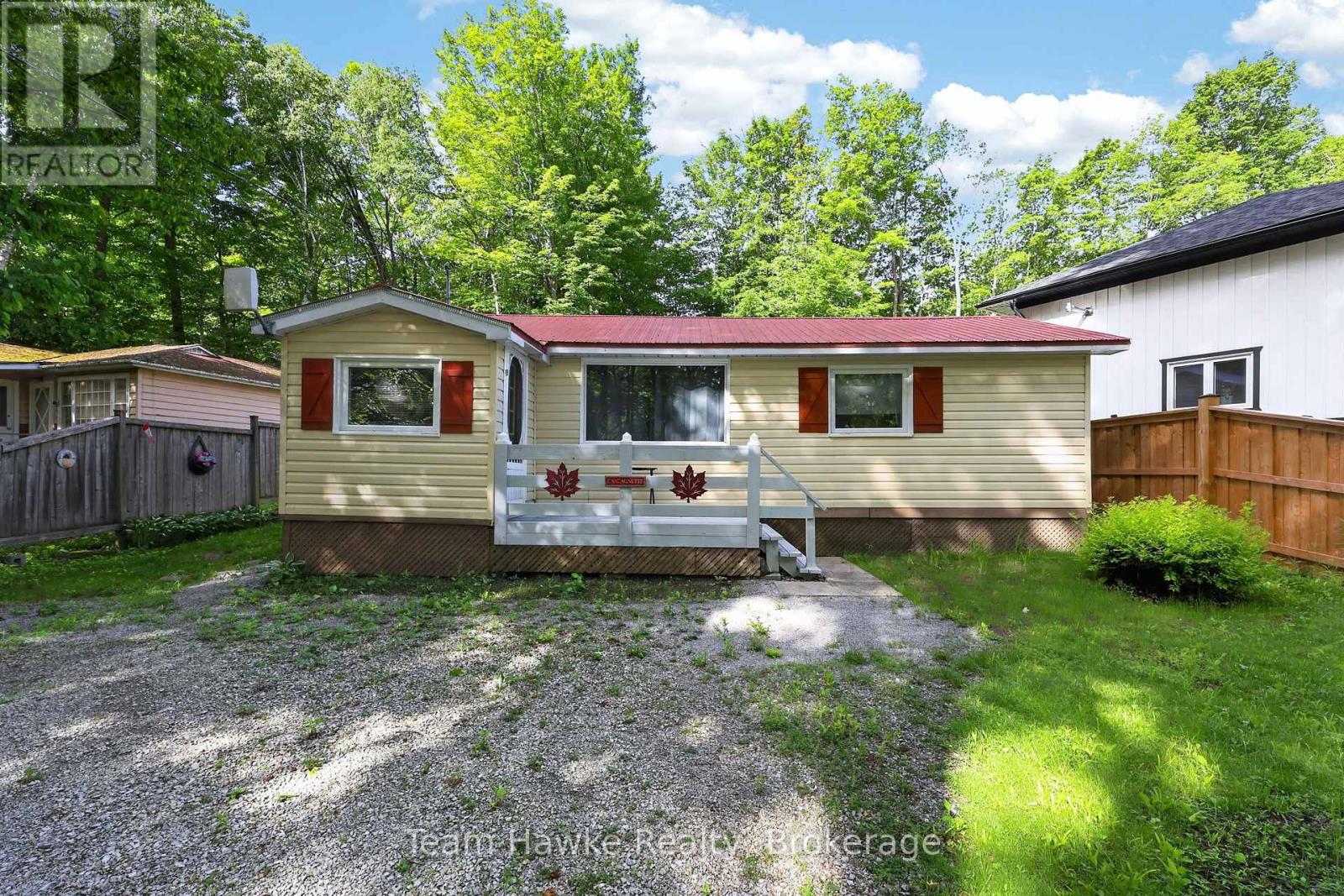 48 Mcarthur Drive Property Photo 1