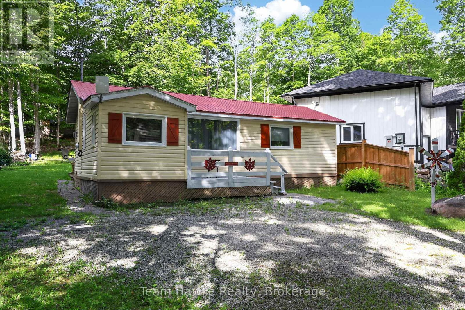 48 Mcarthur Drive Property Photo 2