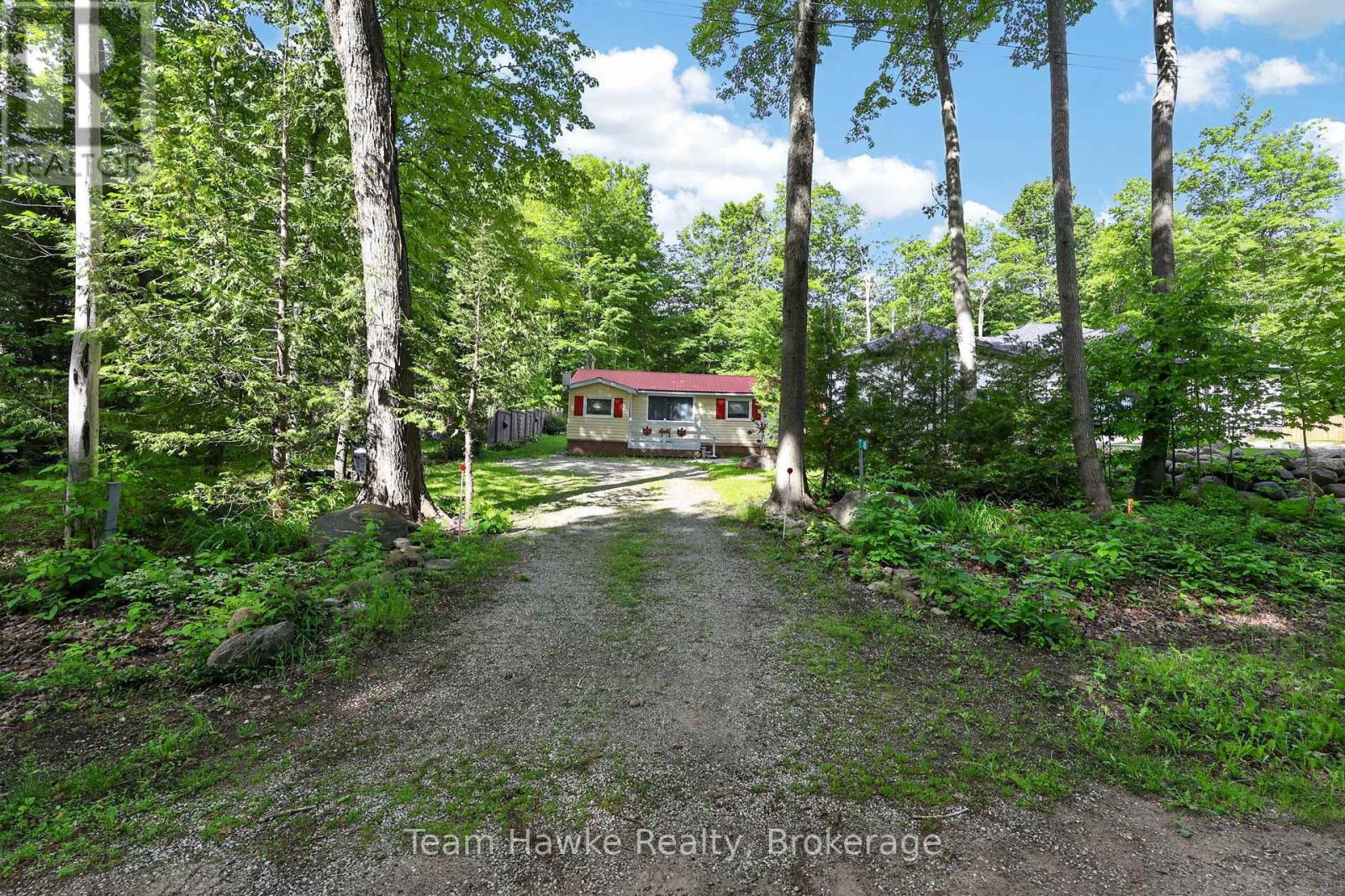 48 Mcarthur Drive Property Photo 3