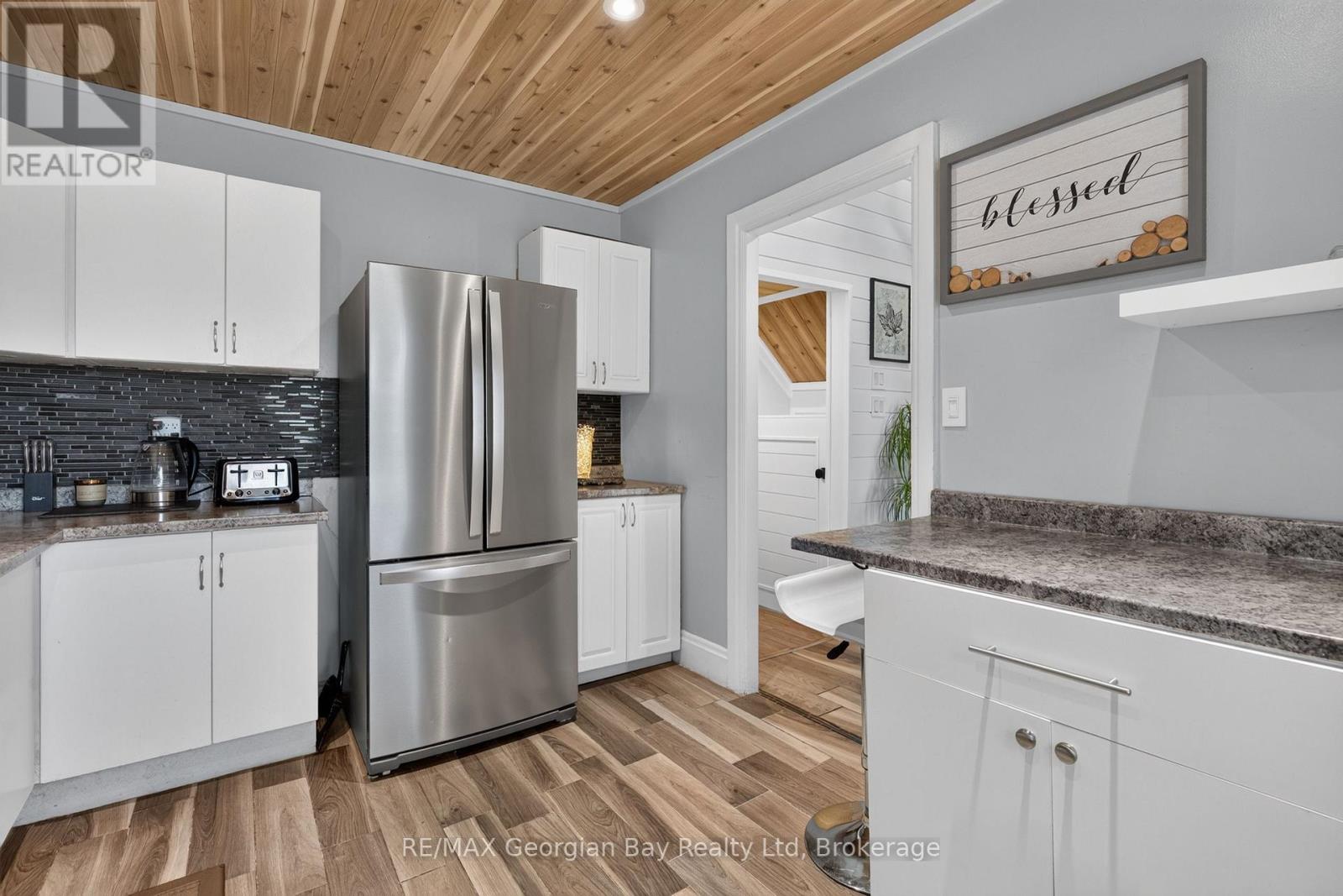 241 Donalda Street Property Photo 6