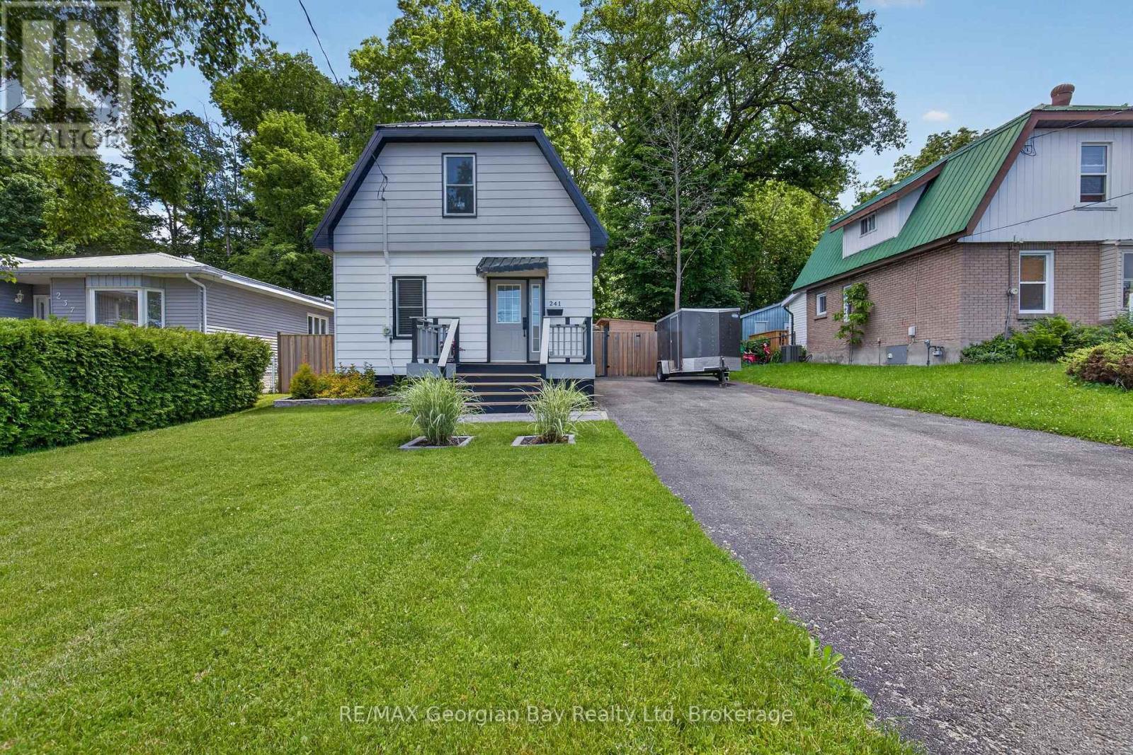 241 Donalda Street Property Photo 26