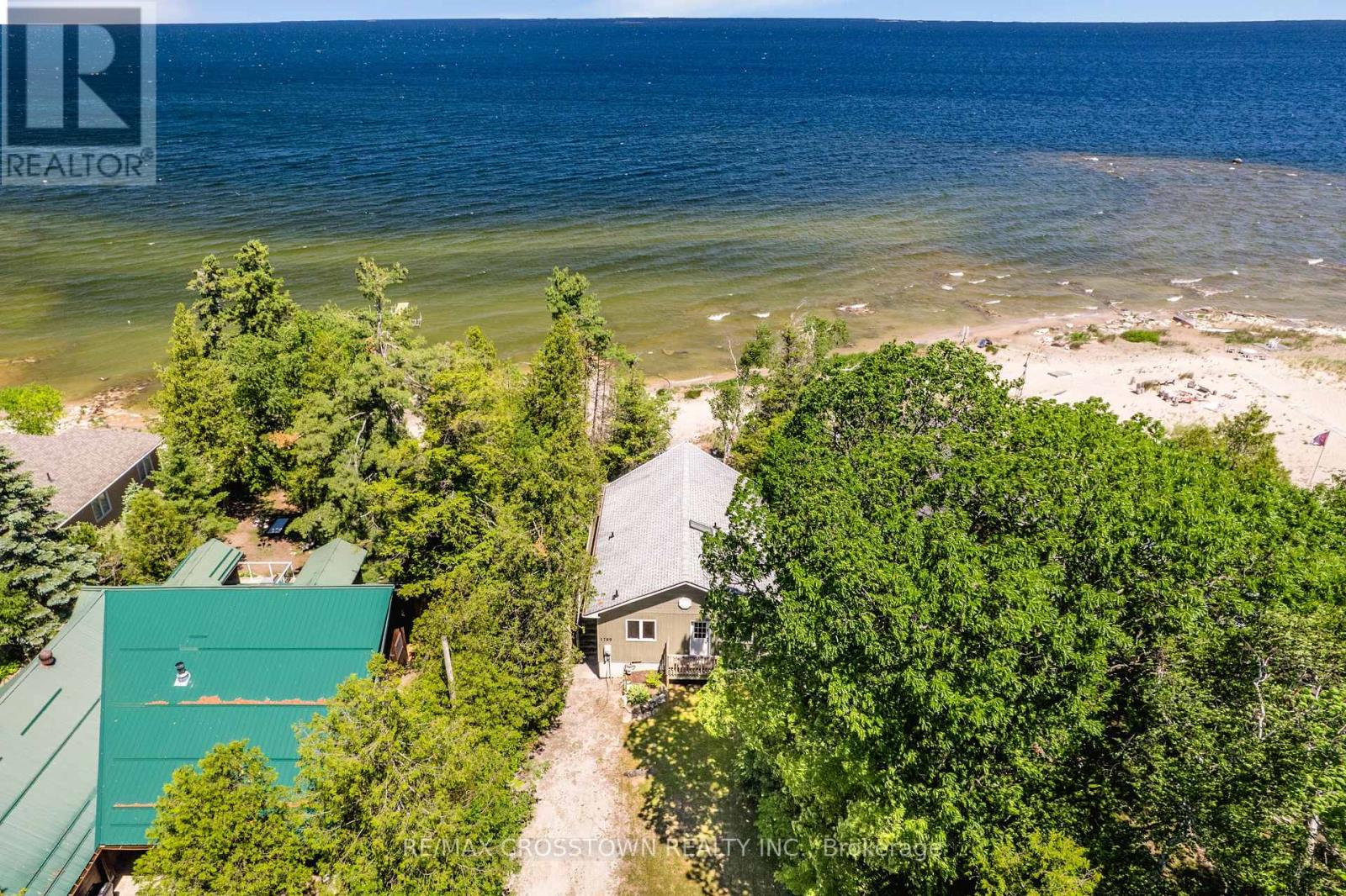 1799 Champlain Road Property Photo 4
