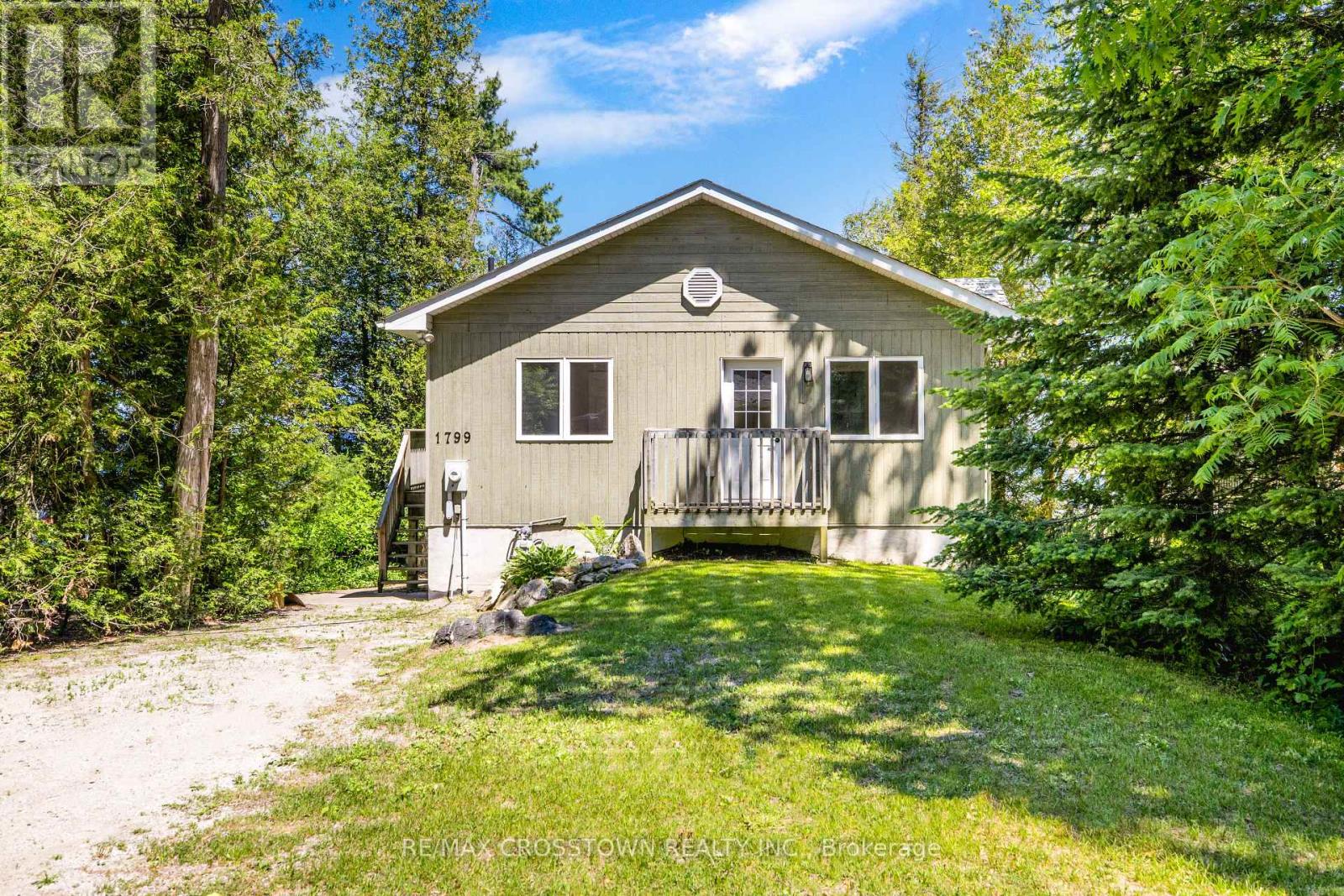 1799 Champlain Road Property Photo 7