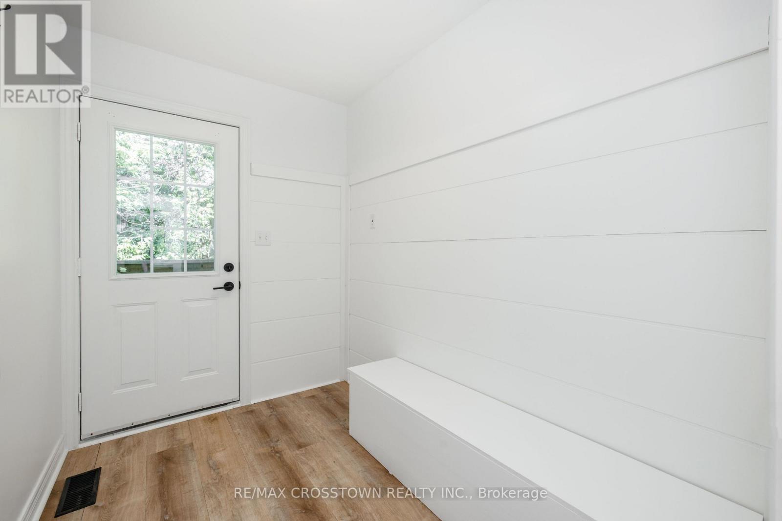 1799 Champlain Road Property Photo 9
