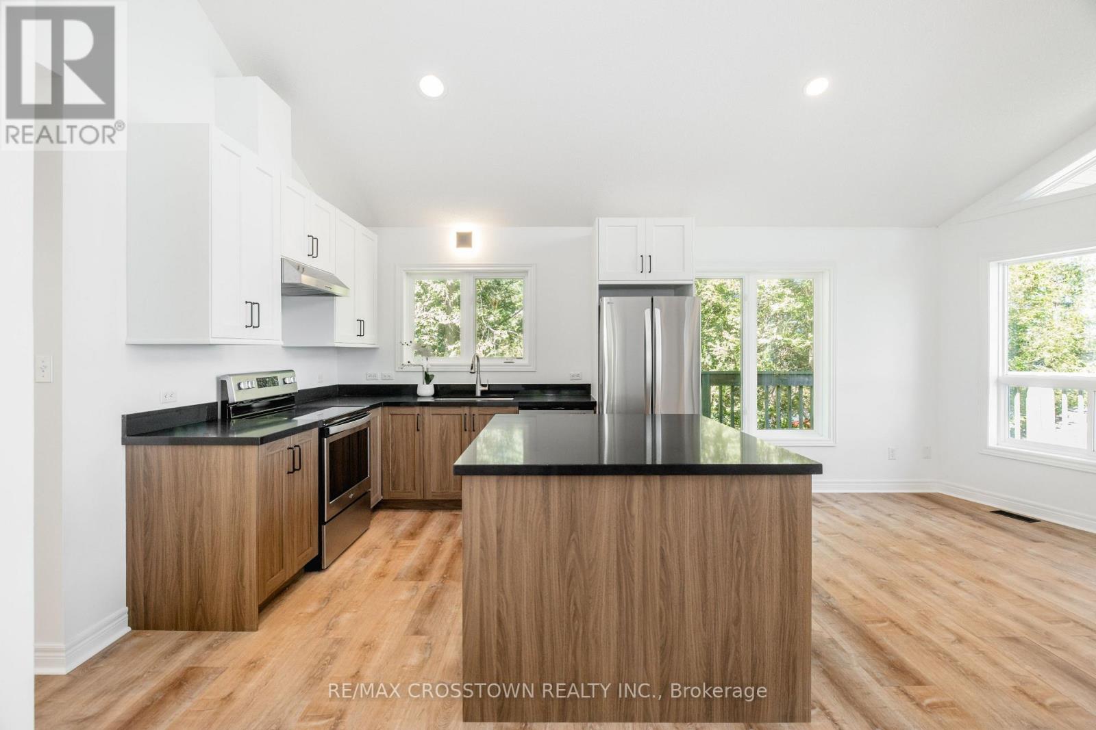 1799 Champlain Road Property Photo 12