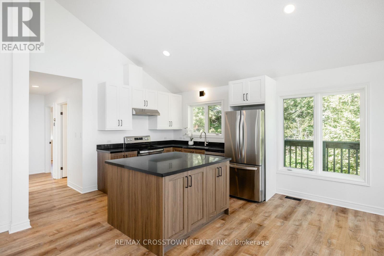 1799 Champlain Road Property Photo 14