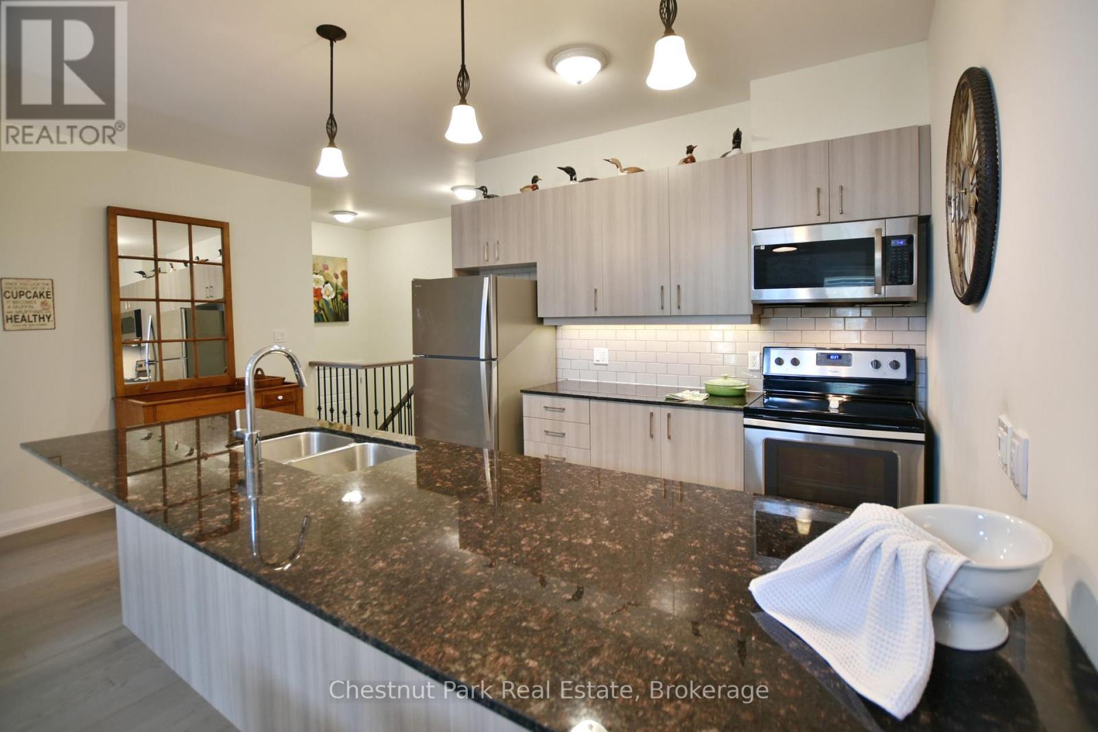 18 Sutton Lane Property Photo 6