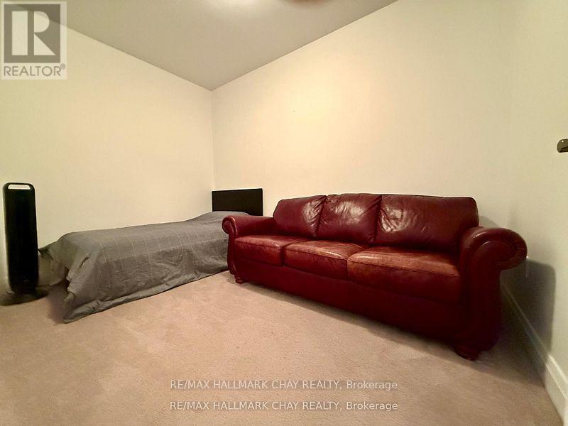 505 - 302 Essa Road Property Photo 4