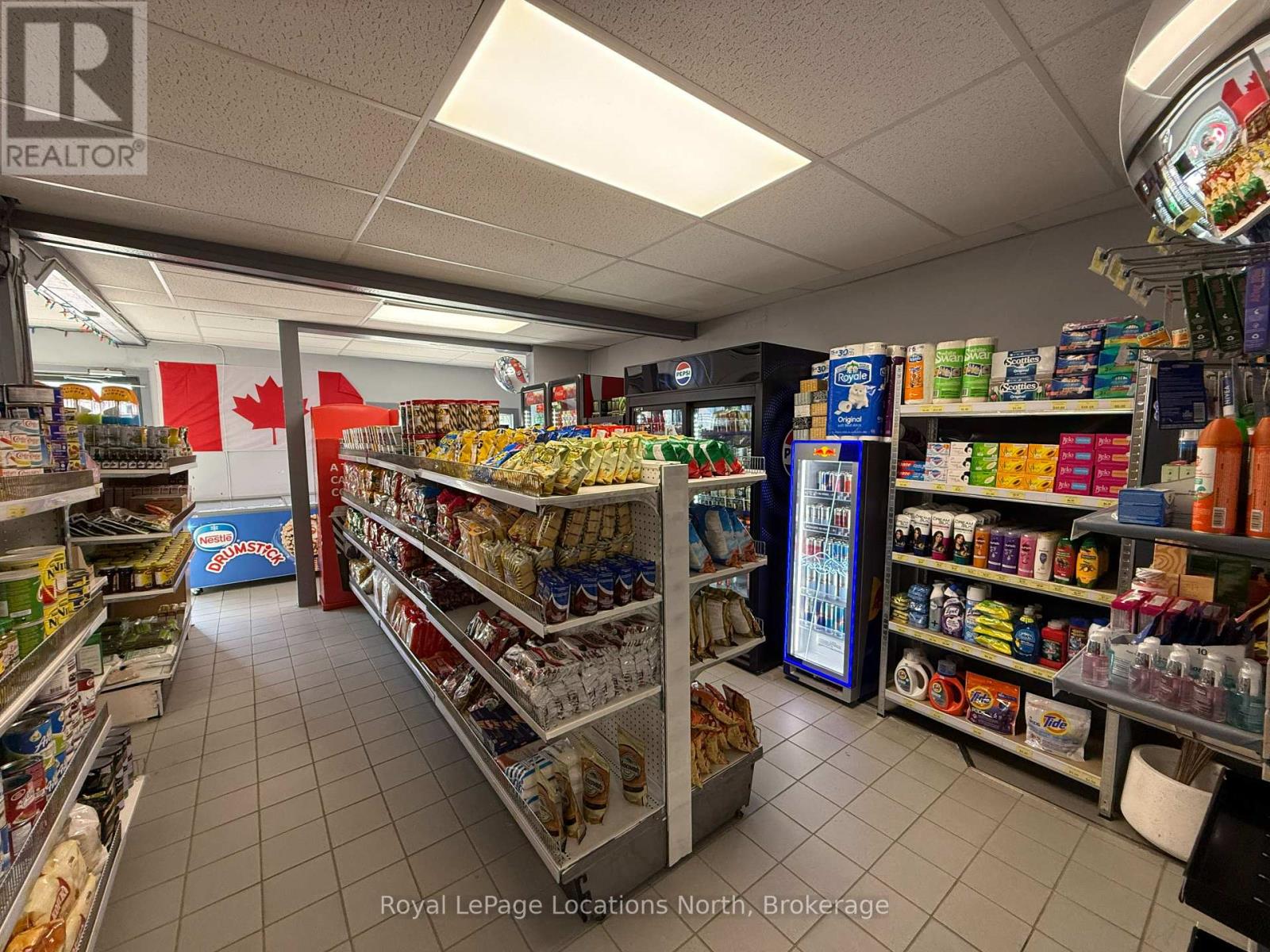 181 Birch Street Property Photo 4