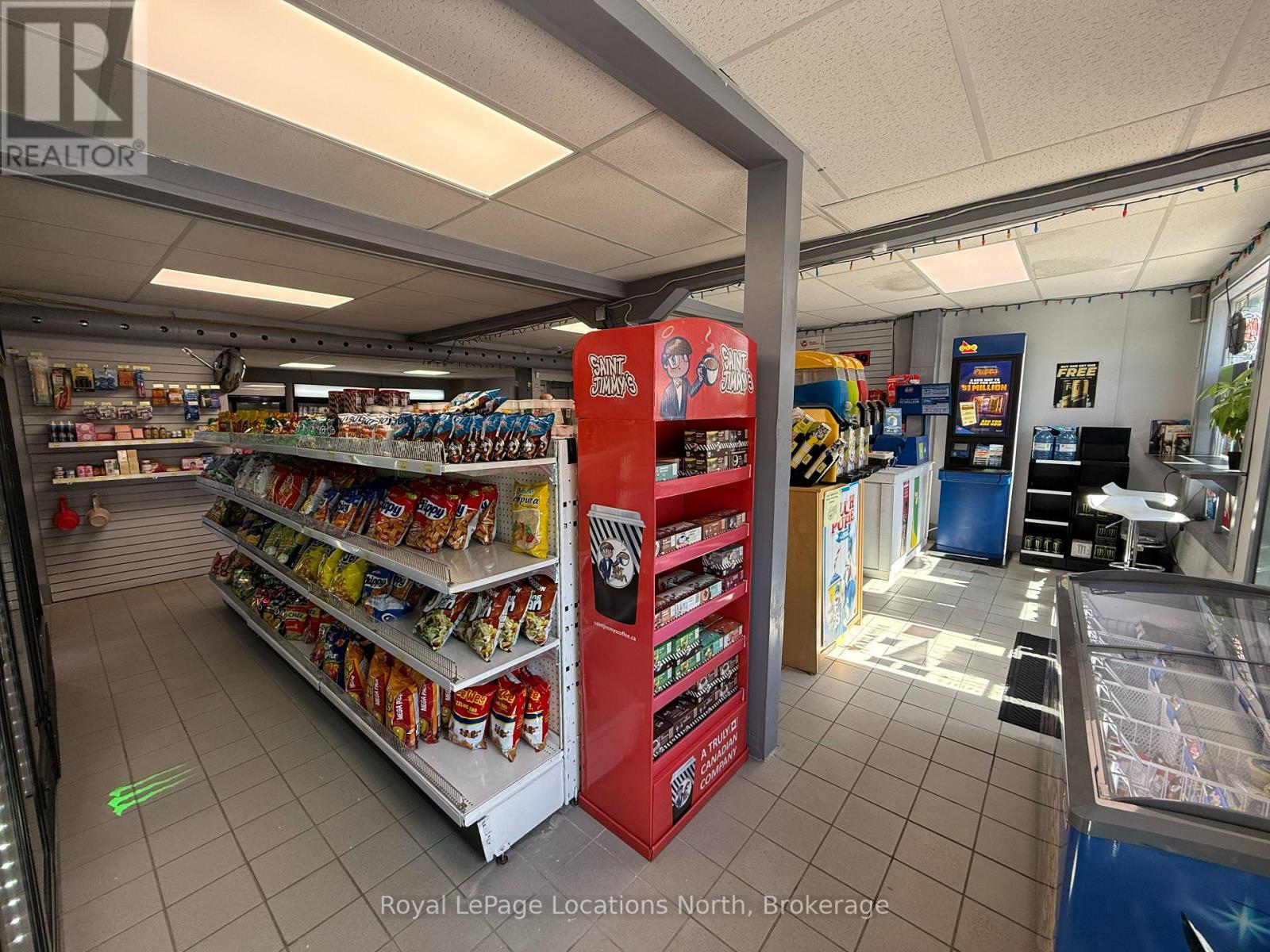 181 Birch Street Property Photo 6