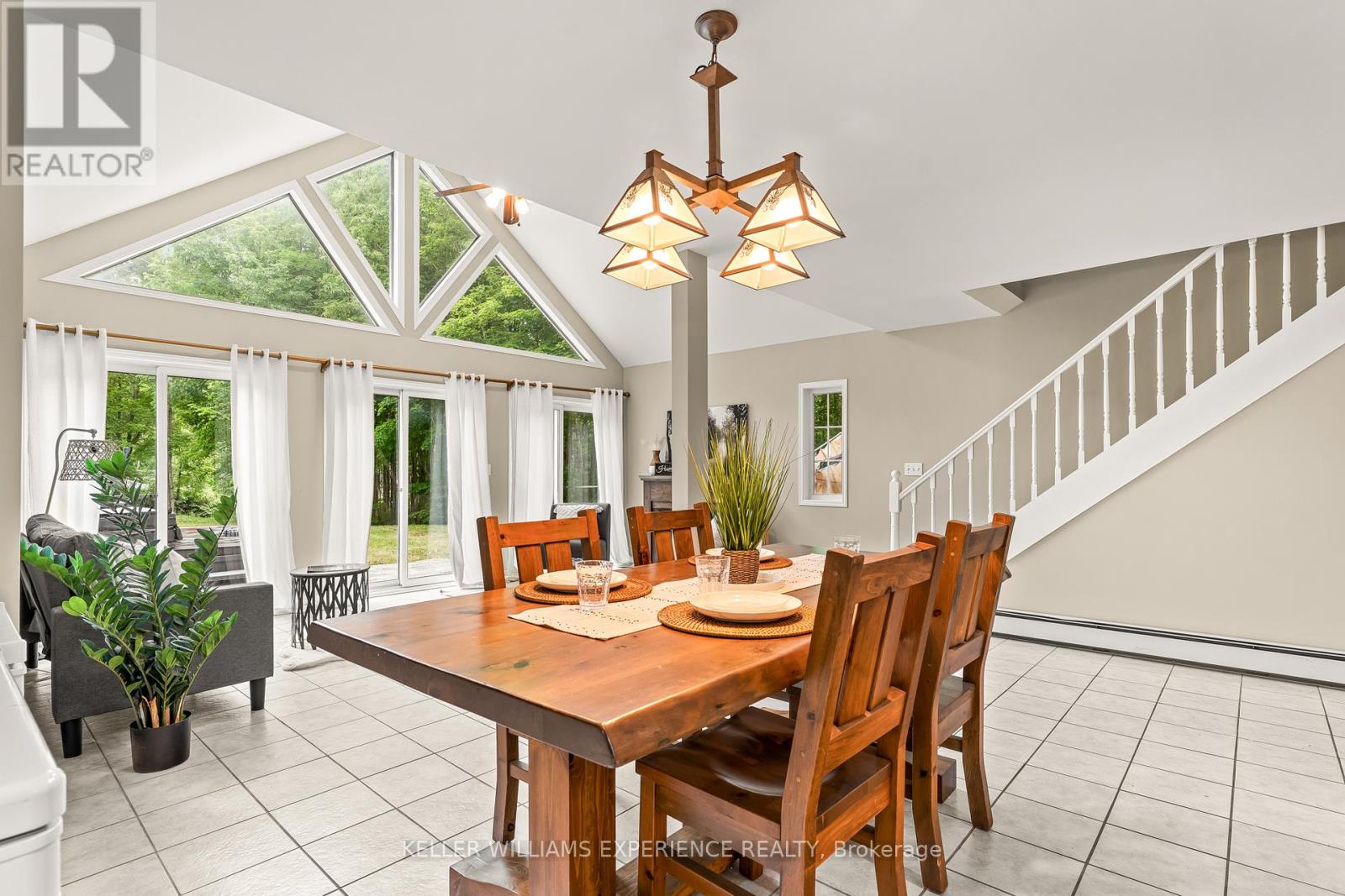 7516 Island Crescent W Property Photo 1