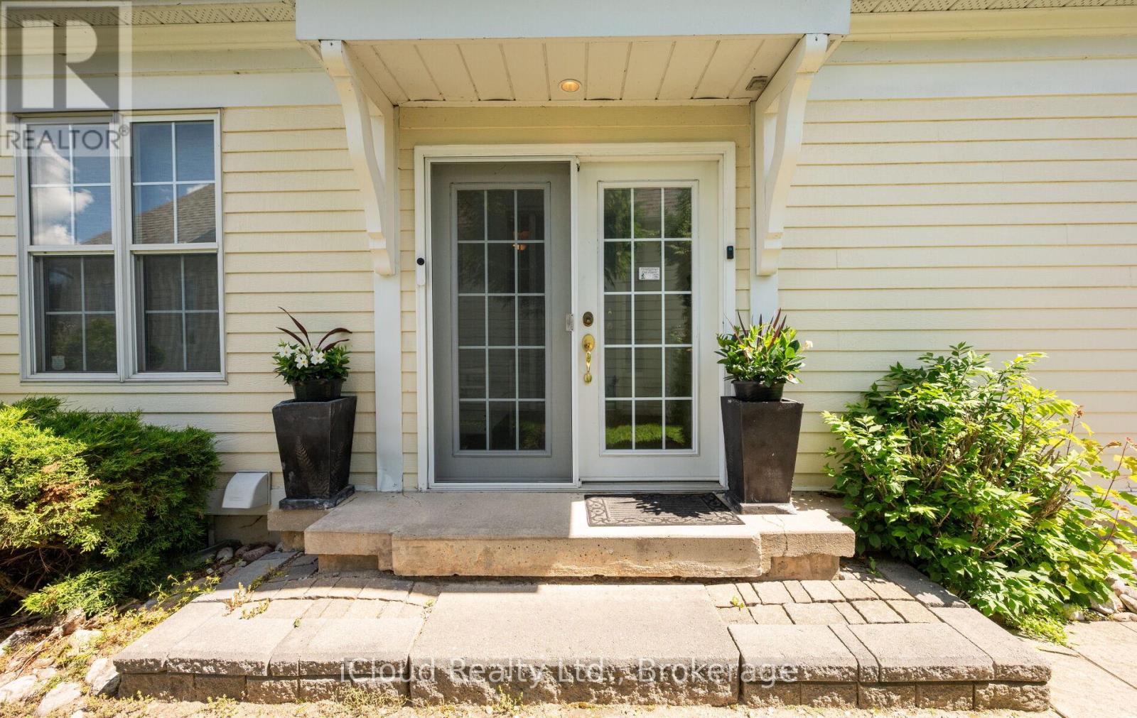 104 Wycliffe Cove Property Photo 7