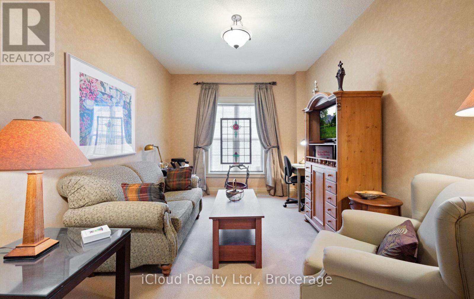 104 Wycliffe Cove Property Photo 12