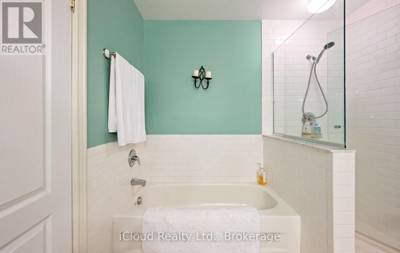 104 Wycliffe Cove Property Photo 39