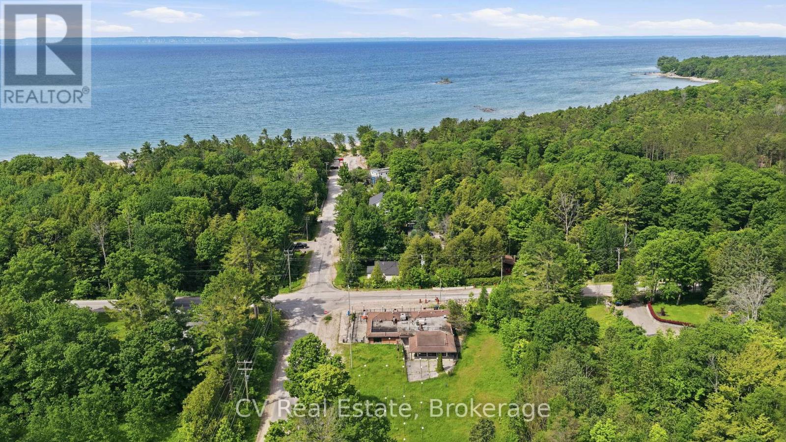 581 Tiny Beaches Road N Property Photo 6