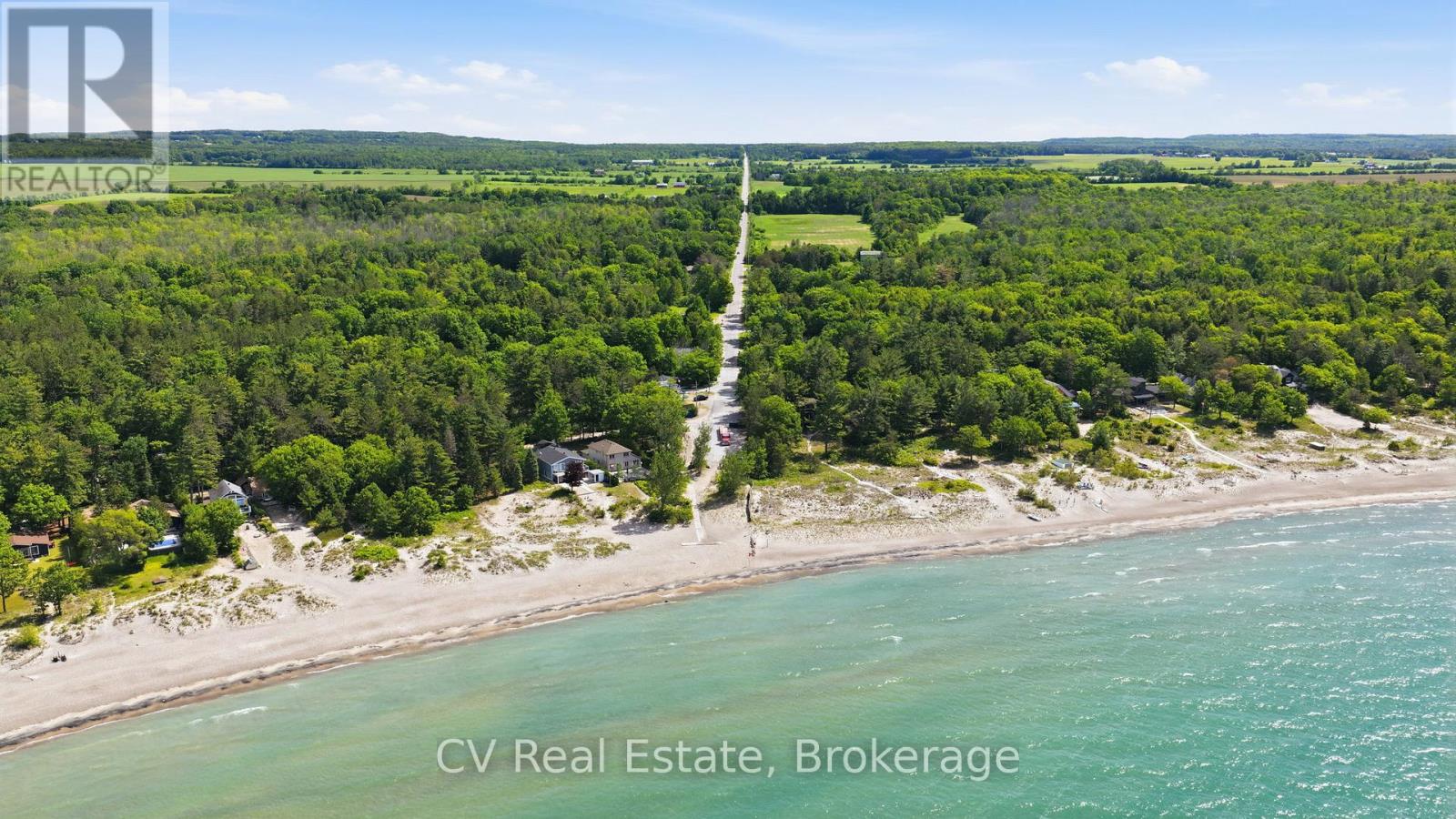 581 Tiny Beaches Road N Property Photo 8