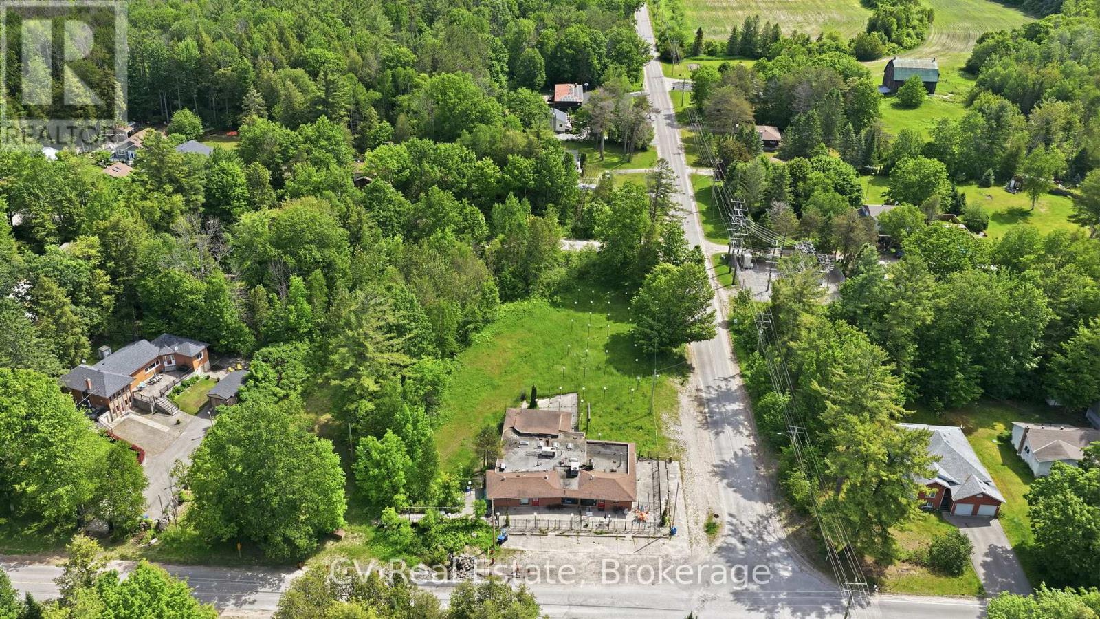 581 Tiny Beaches Road N Property Photo 17