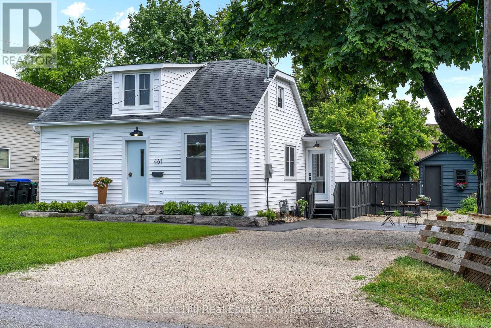 461 Fifth Street Property Photo 2