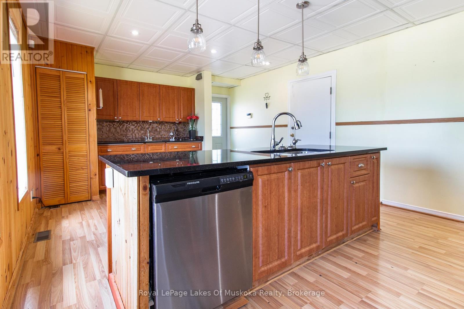 4201 Huronia Road Property Photo 20