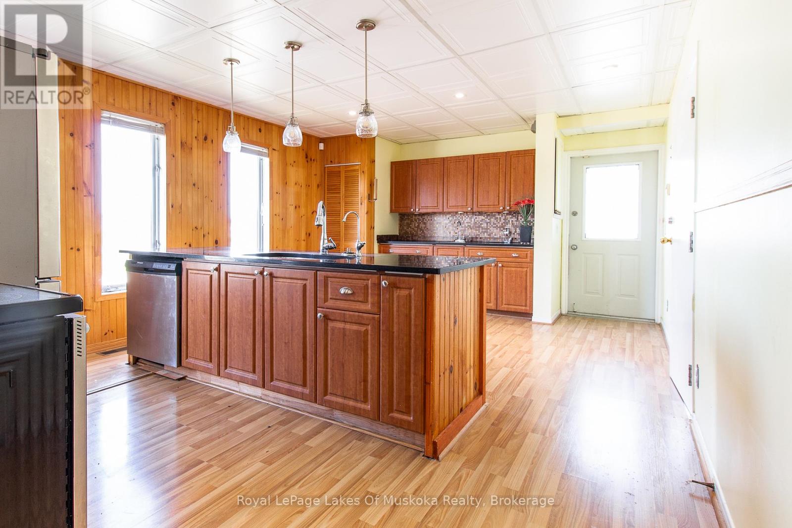 4201 Huronia Road Property Photo 21