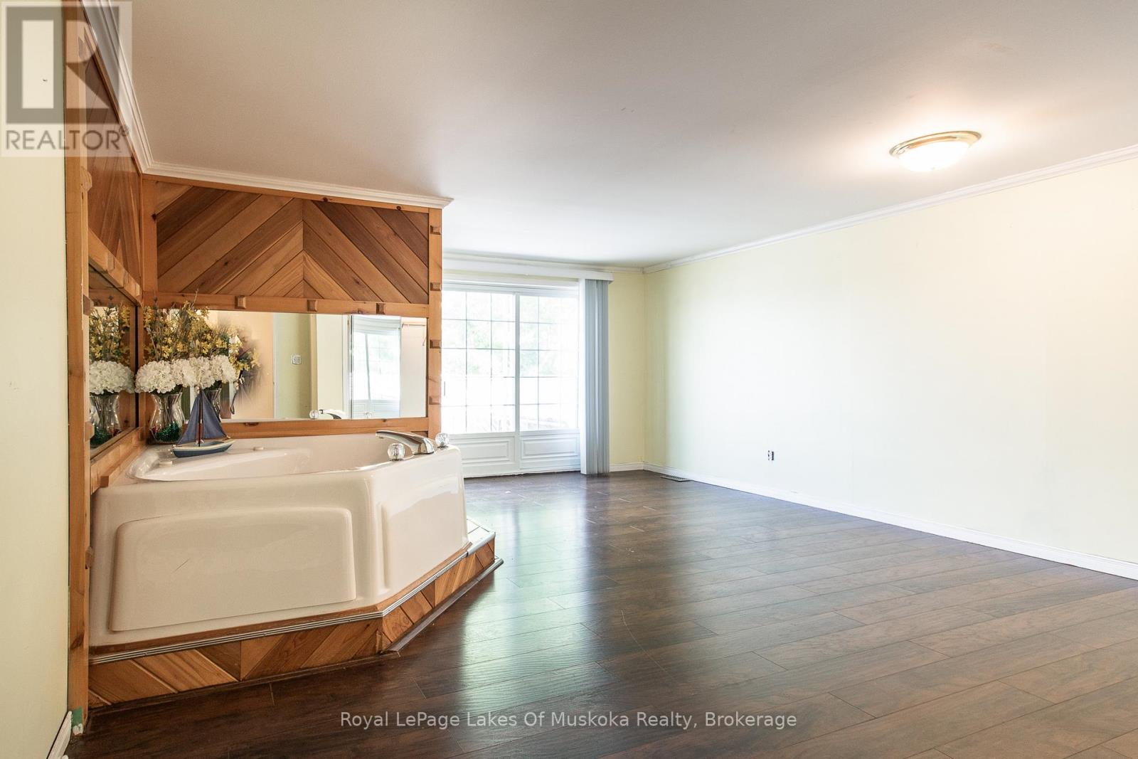 4201 Huronia Road Property Photo 29