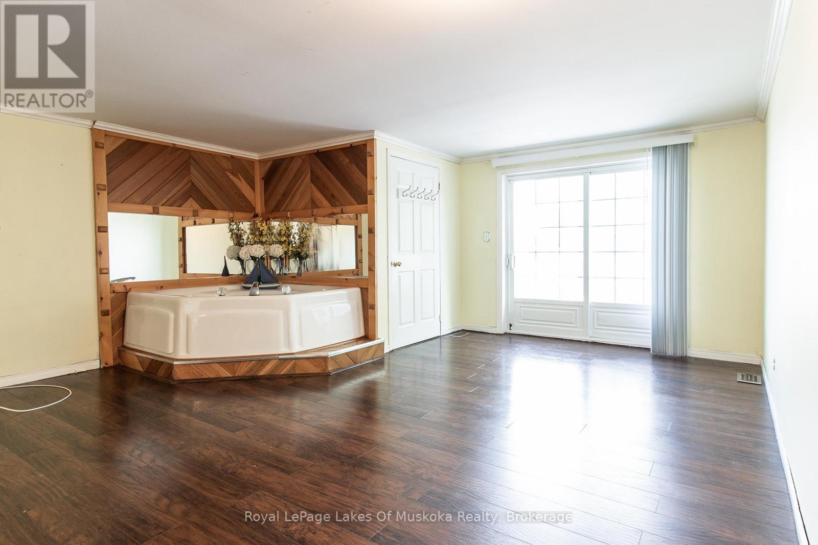 4201 Huronia Road Property Photo 30