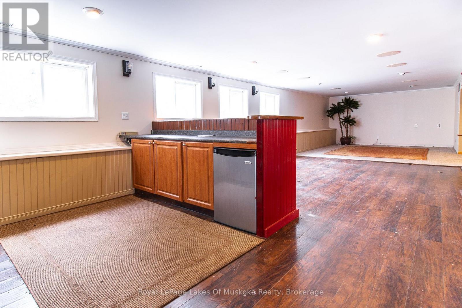 4201 Huronia Road Property Photo 39