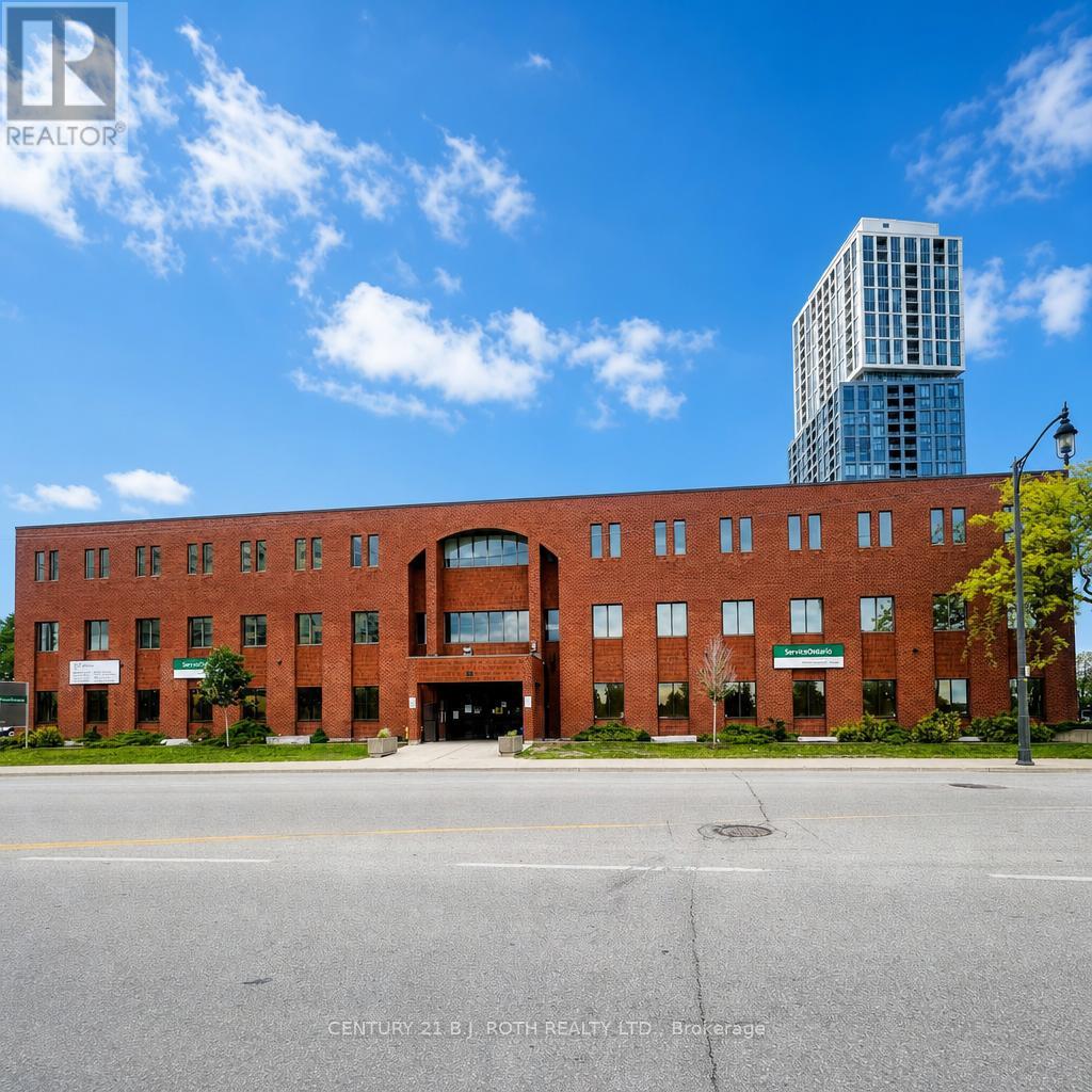 101 - 34 SIMCOE STREET Property Photo 1