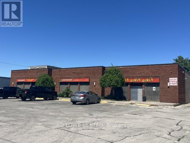 428 Dunlop Street W Property Photo 1