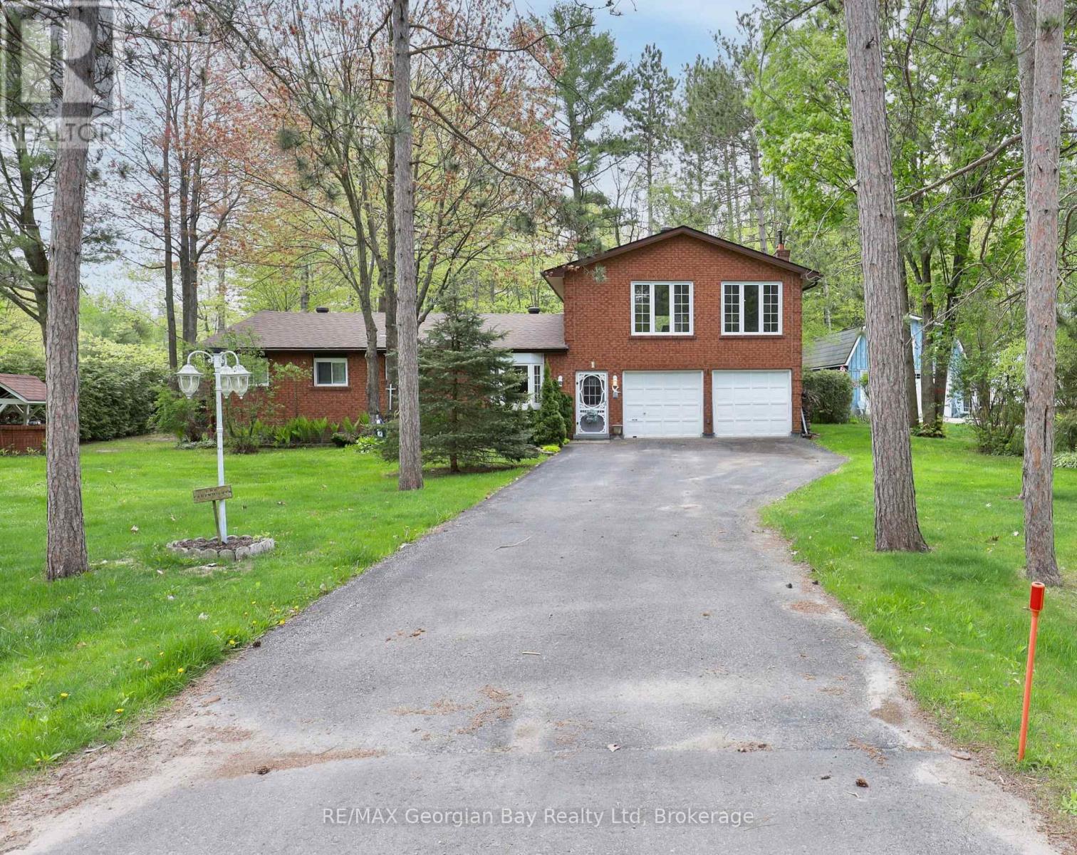 1 LINDALE AVENUE Property Photo 1