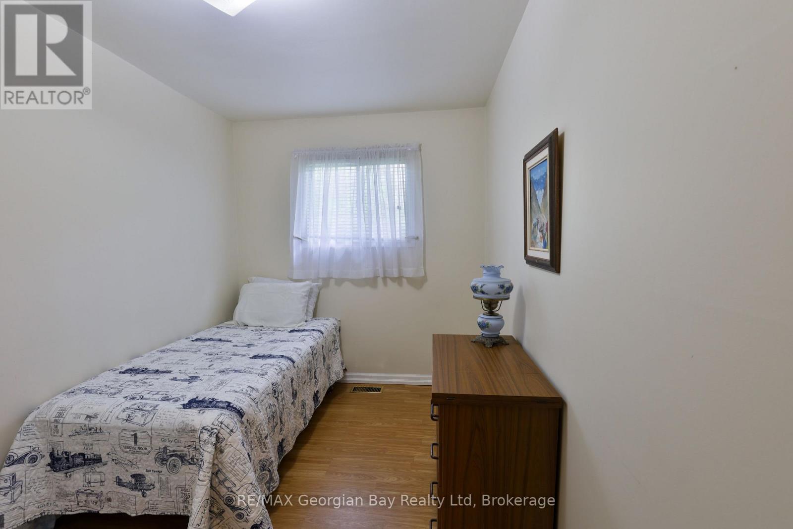 1 Lindale Avenue Property Photo 18