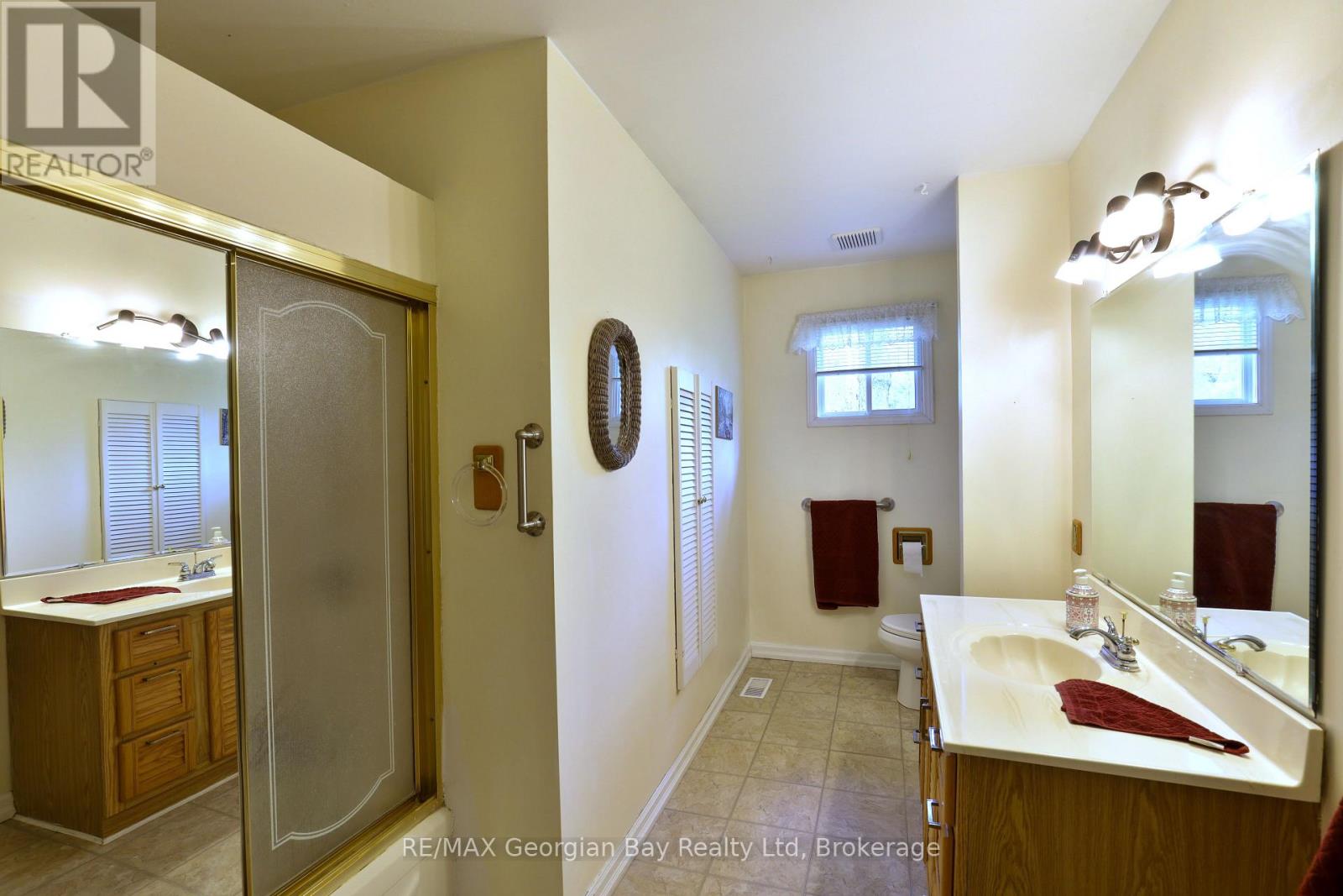1 Lindale Avenue Property Photo 20