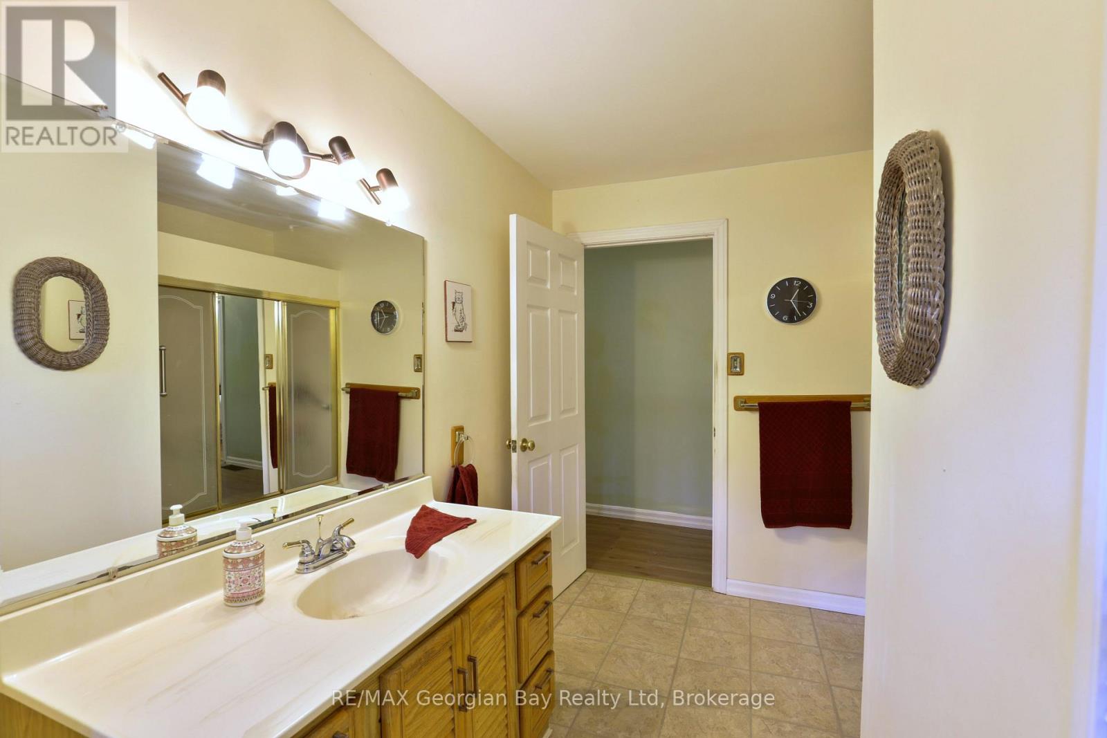 1 Lindale Avenue Property Photo 21