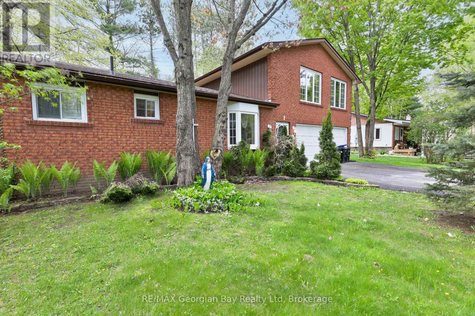 1 Lindale Avenue Property Photo 37